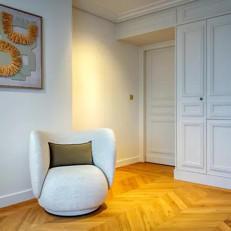 La Chartreuse Du Chateau La Garde Guest house