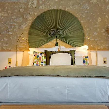 La Chartreuse Du Chateau La Garde