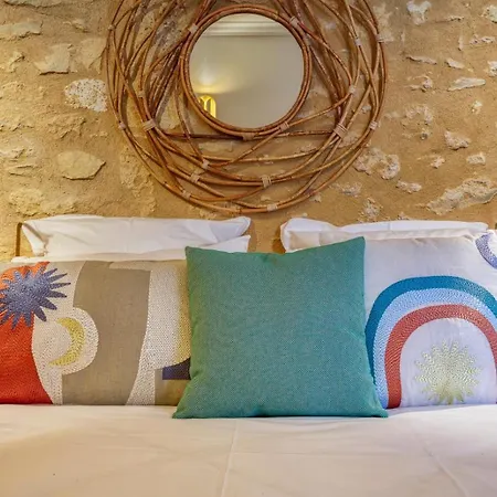 La Chartreuse Du Chateau La Garde 3*