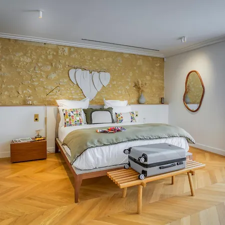 La Chartreuse Du Chateau La Garde 3*