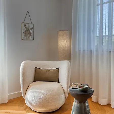 La Chartreuse Du Chateau La Garde 3* 马蒂拉克