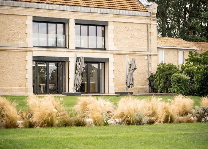 La Chartreuse Du Château La Garde