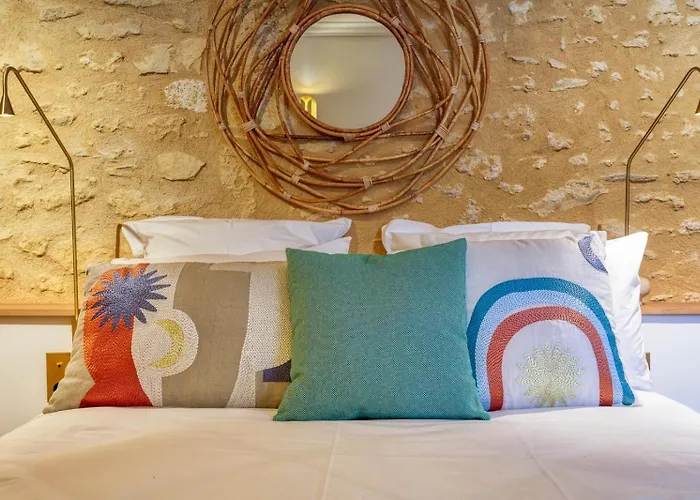 La Chartreuse Du Château La Garde 3*