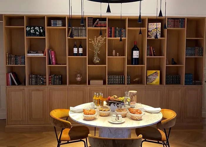 La Chartreuse Du Château La Garde Maison d'hôtes