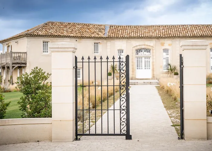 La Chartreuse Du Château La Garde Maison d'hôtes 3*