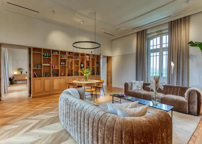 Maison d'hôtes La Chartreuse Du Château La Garde 3*