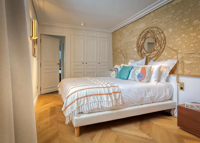 La Chartreuse Du Château La Garde Maison d'hôtes