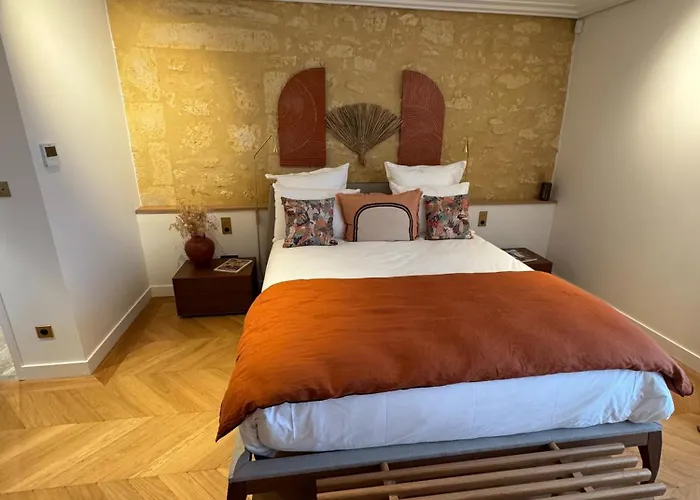 La Chartreuse Du Château La Garde 3* Martillac